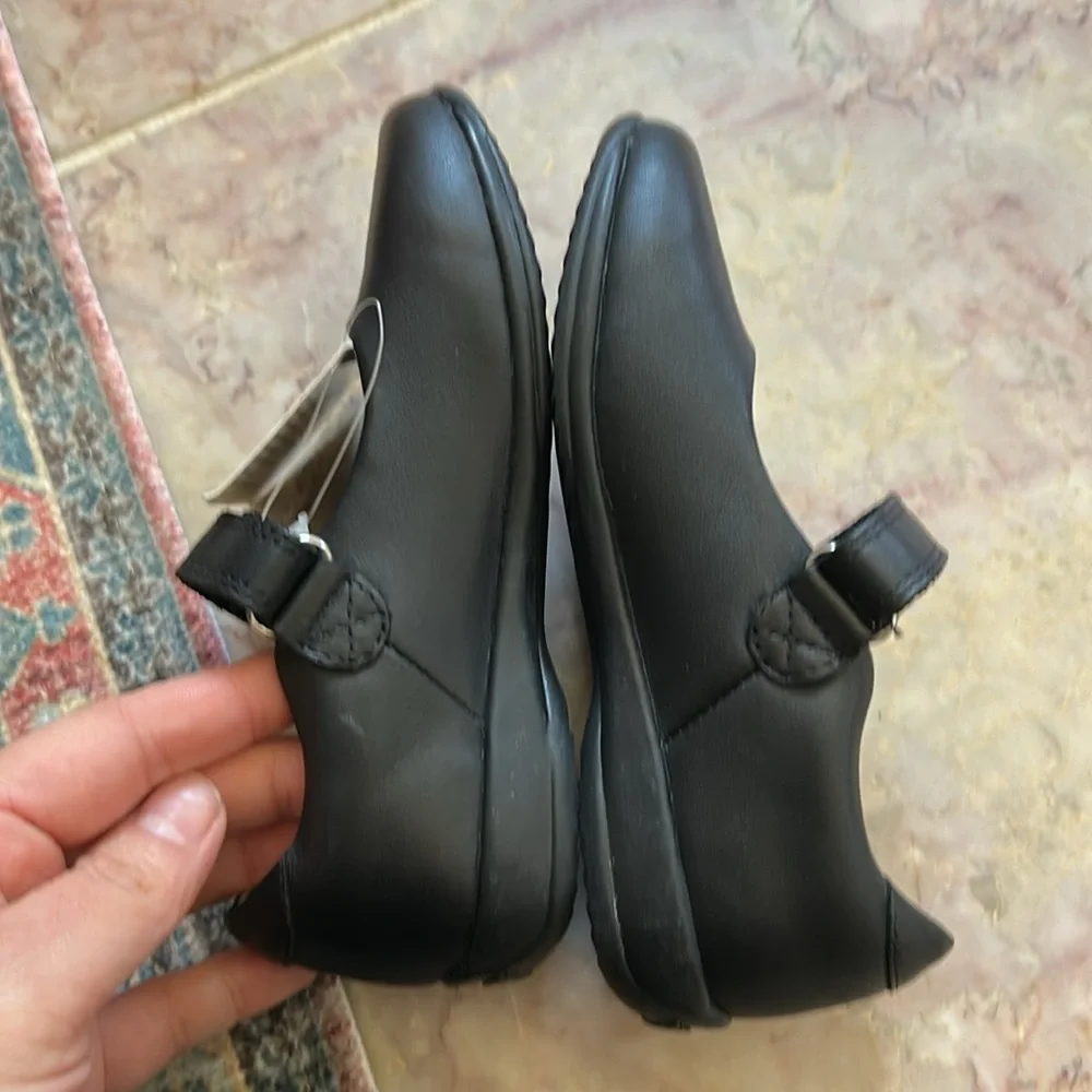 NWT Lelli Kelly Classic Black Leather School Shoes (F Fitting) Size 26F/ US 8